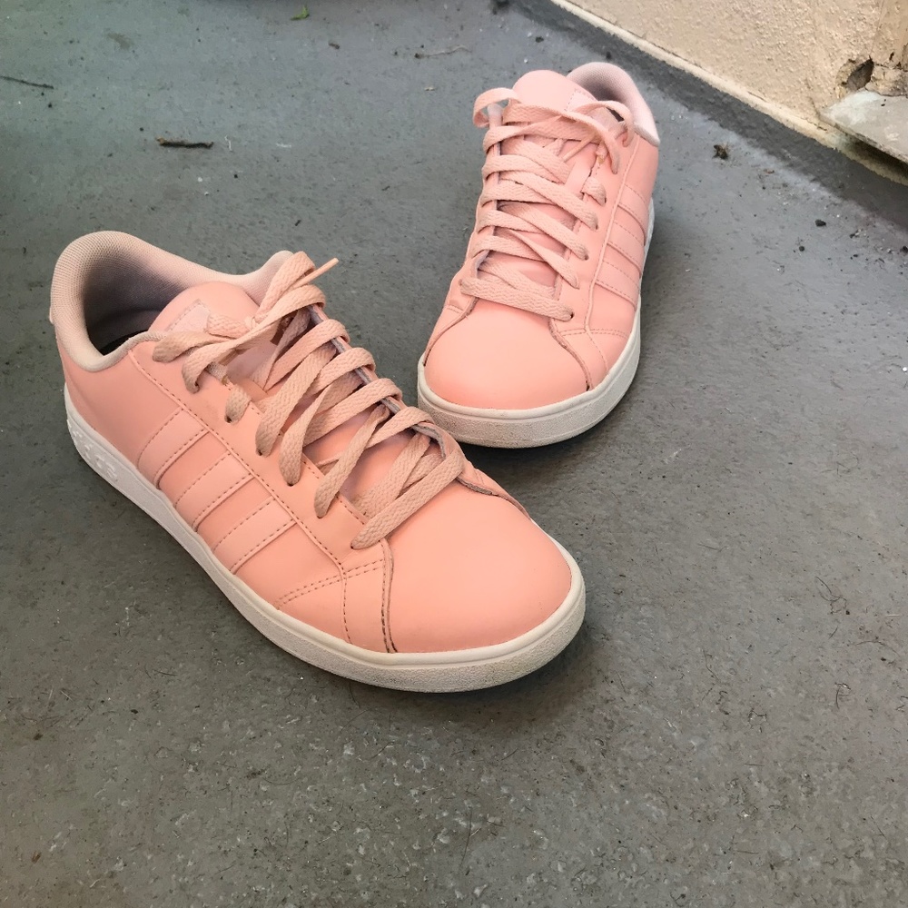Women 100% Genuine Leather Adidas Light Pink Sneakers Size 9